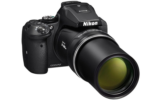 Nikon Coolpix P900: Bridgekamera mit 83x-Weltrekord-Zoom | News