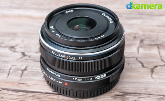 Olympus M.Zuiko Digital 17mm F1.8 Objektiv lichtstarke Festbrennweite, geeignet für alle MFT-Kameras, Olympus OM-D und PEN Modelle, Panasonic G-Serie schwarz