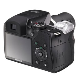 FinePix S8000